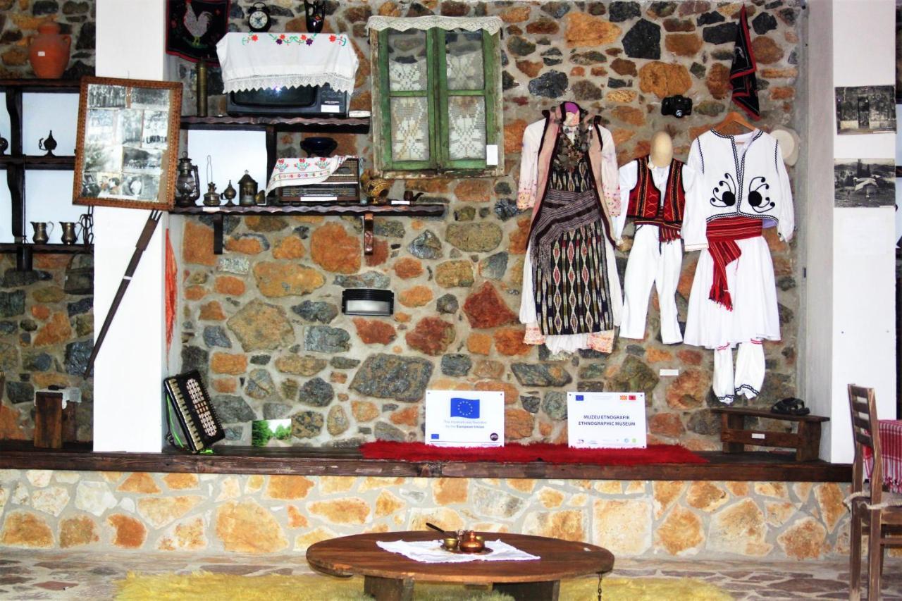 Sofra E Shpatit Hotel Elbasan Exterior photo