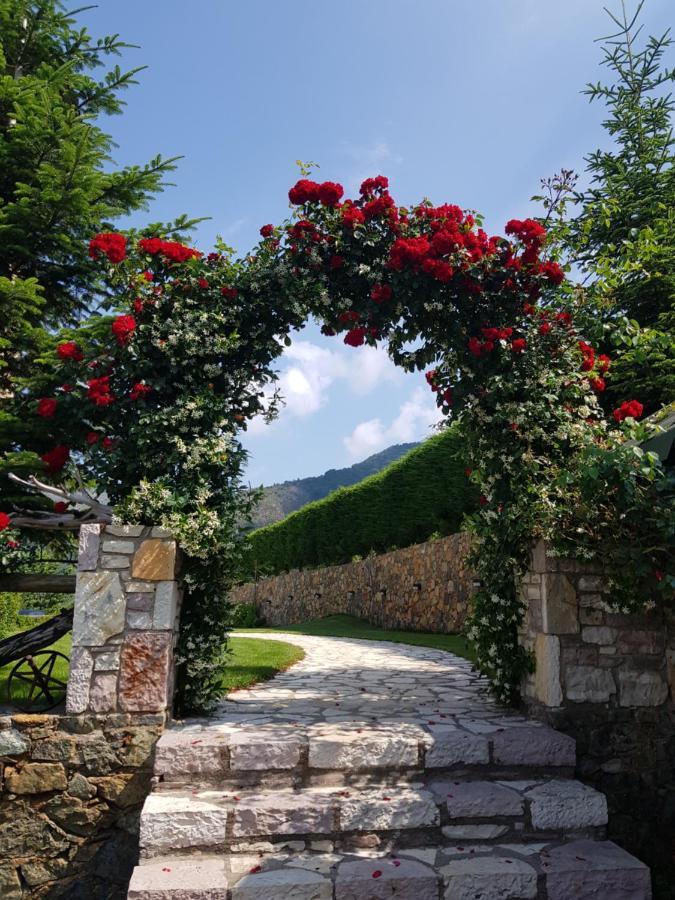 Sofra E Shpatit Hotel Elbasan Exterior photo
