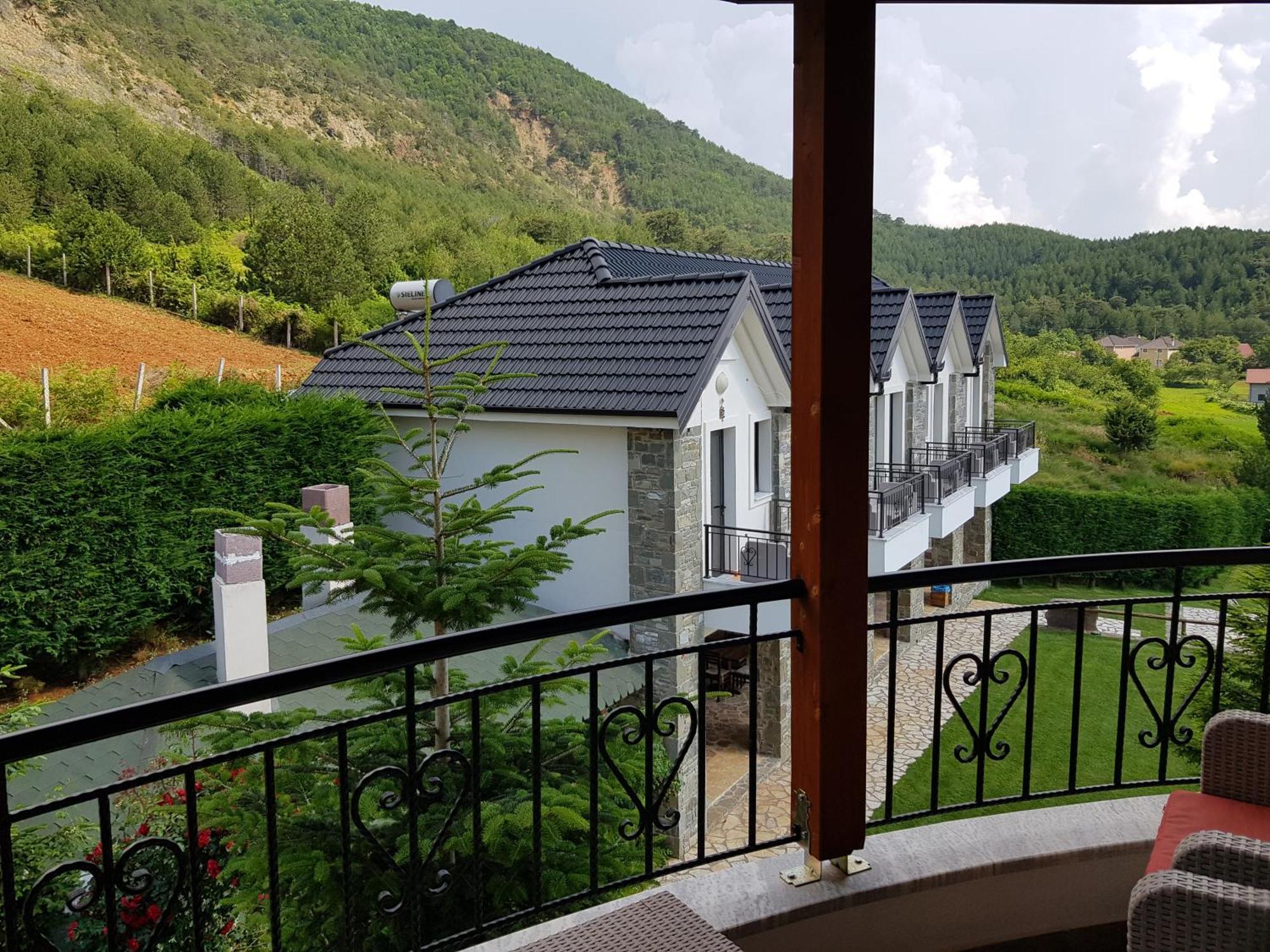 Sofra E Shpatit Hotel Elbasan Exterior photo