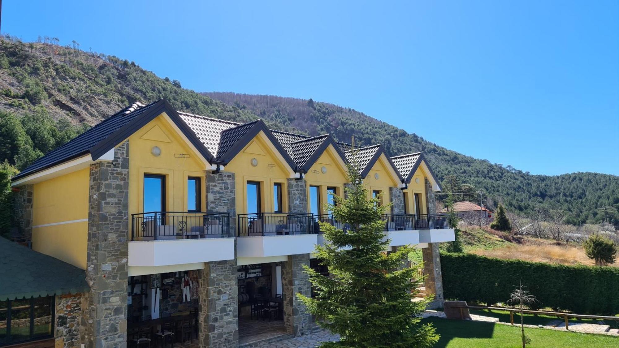 Sofra E Shpatit Hotel Elbasan Exterior photo